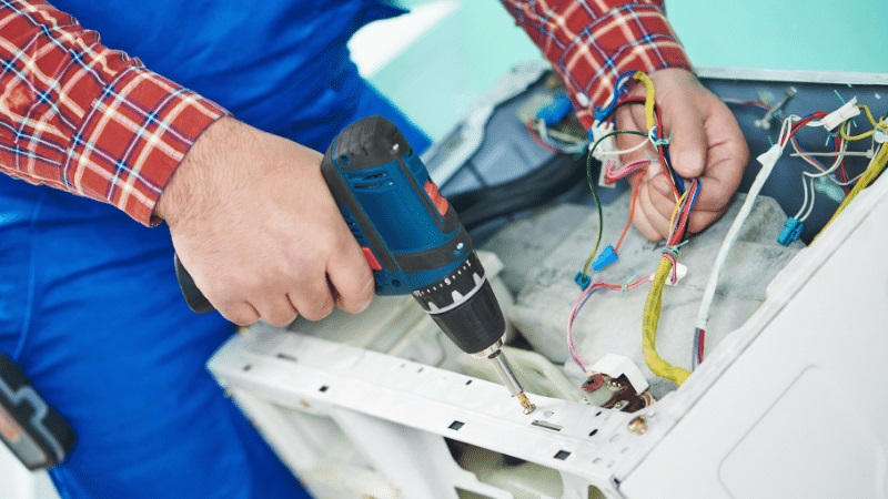 Körfez Eminçelik Eminçelik çamaşır makinesi kart tamiri – Su almama arızası orijinal parça ile giderildi. - Teknik servis örneği